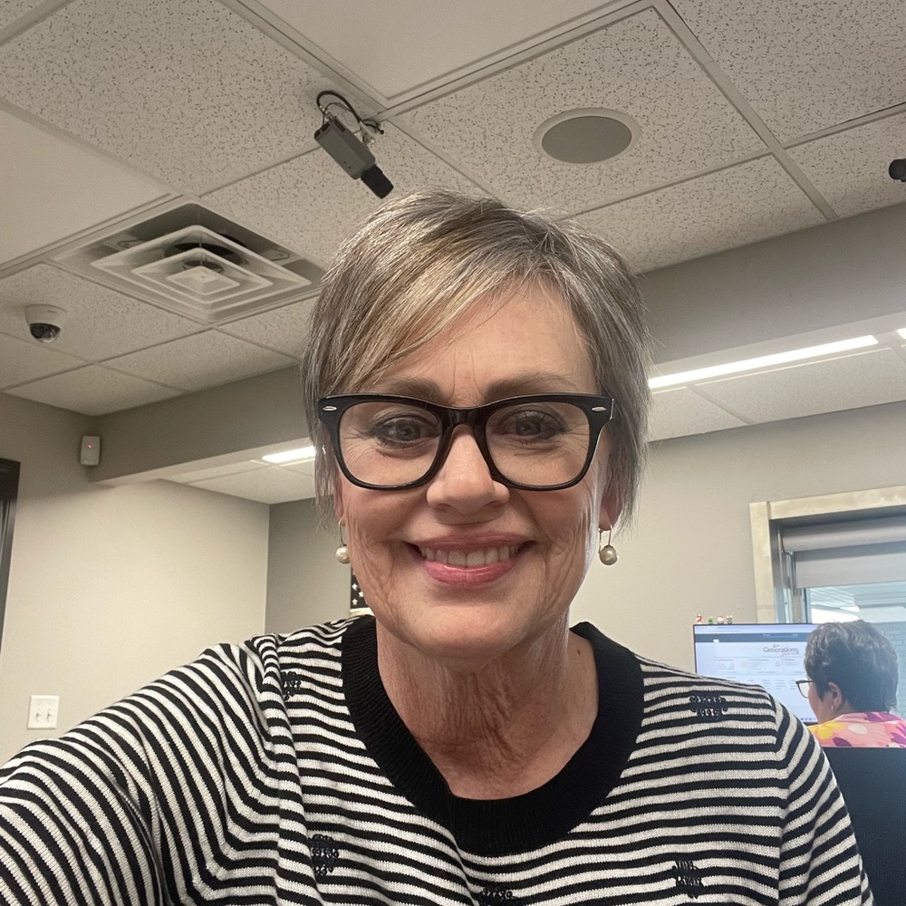 Meet your Posher, Deronda